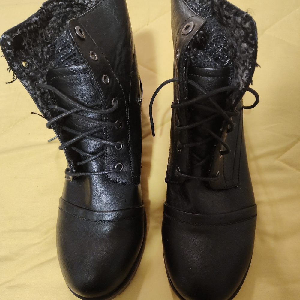 Women's Mods Chic's Ankle Boots Size 11